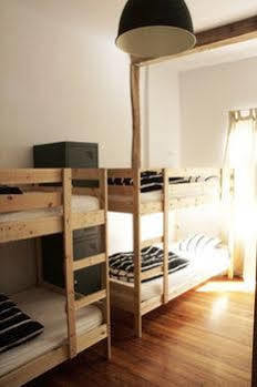 Hostel Surfing Etxea - Surf San Sebastián