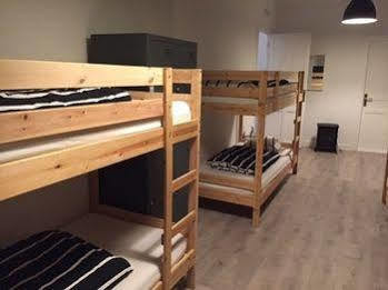 Hostel Surfing Etxea - Surf San Sebastián