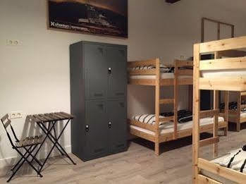 Albergue Surfing Etxea - Surf San Sebastián